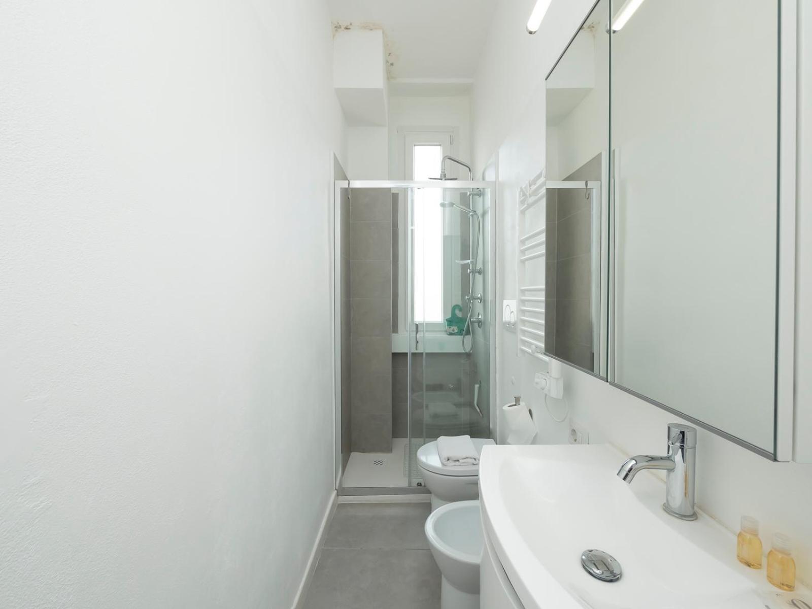 Ihost - Carcano 19 Milano